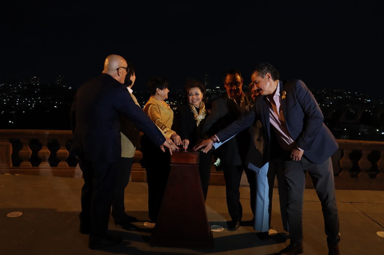 Municipio de Querétaro y SESEQ encienden los Arcos para conmemorar el Día Mundial de la lucha contra el Cáncer Infantil