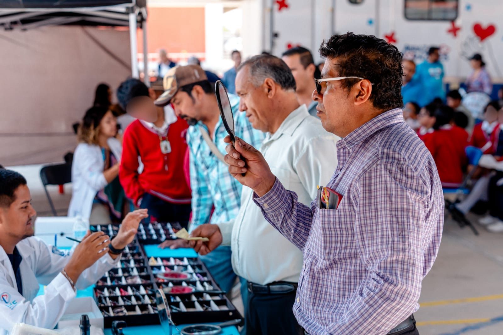 Continúan Caravanas Acción por tu Salud del DIF Municipal llevando servicios a comunidades, escuelas y colonias