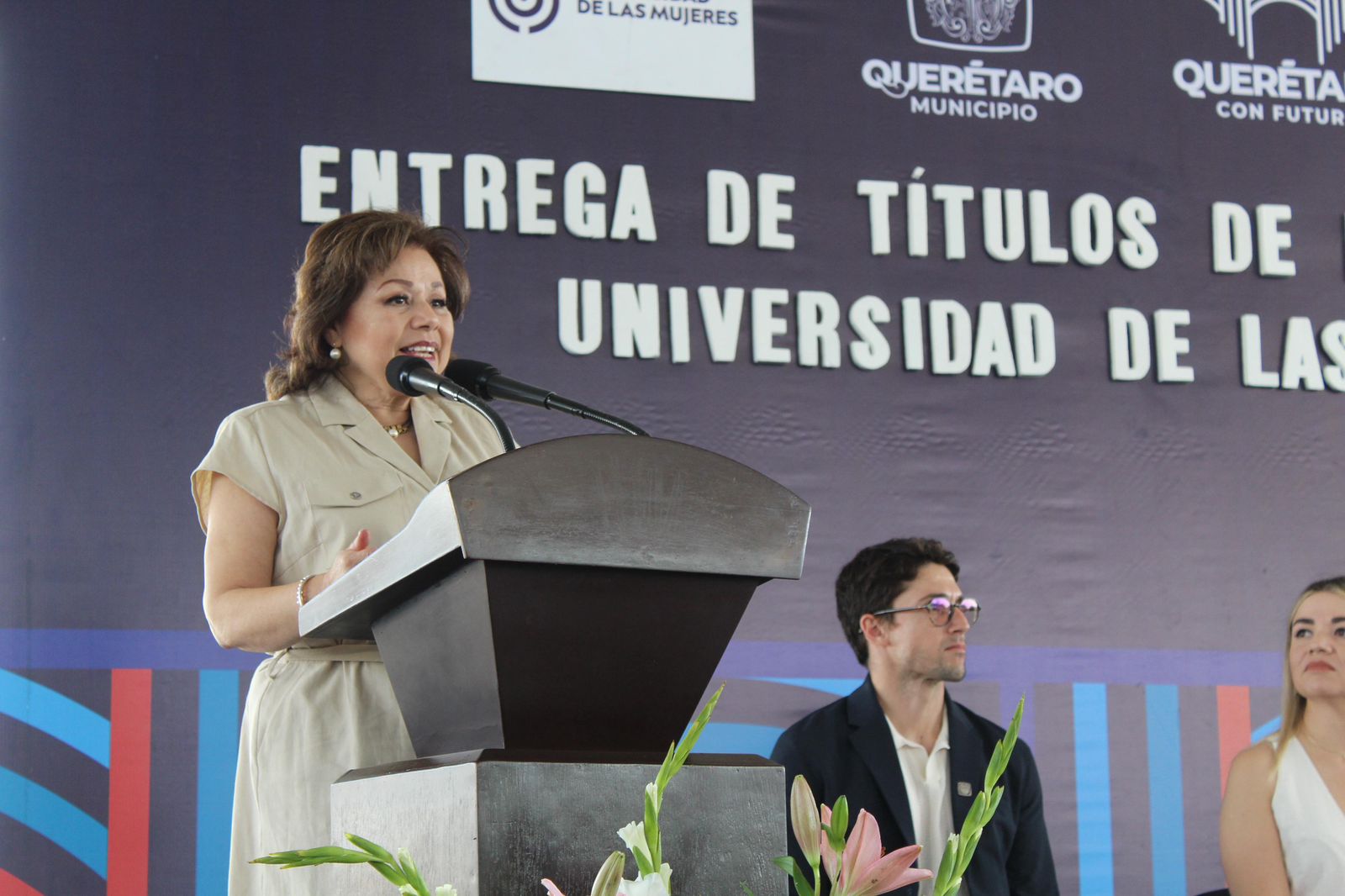 DIF Municipal y Secretaría de la Mujer celebran entrega de títulos de maestría en la Universidad de las Mujeres