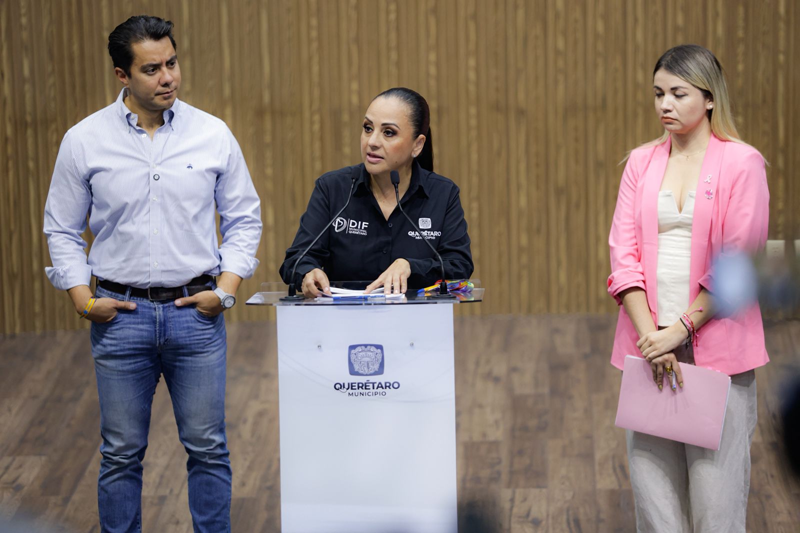 Anuncia Felifer Macías acciones integrales durante el Mes Rosa